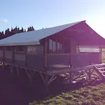 مكان تخييم A La Ferme - Hebergements Insolites *