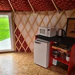 مكان تخييم A La Ferme - Hebergements Insolites