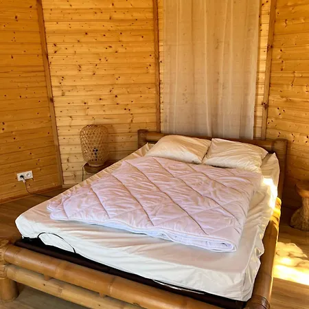 A La Ferme - Hebergements Insolites אתר קמפינג