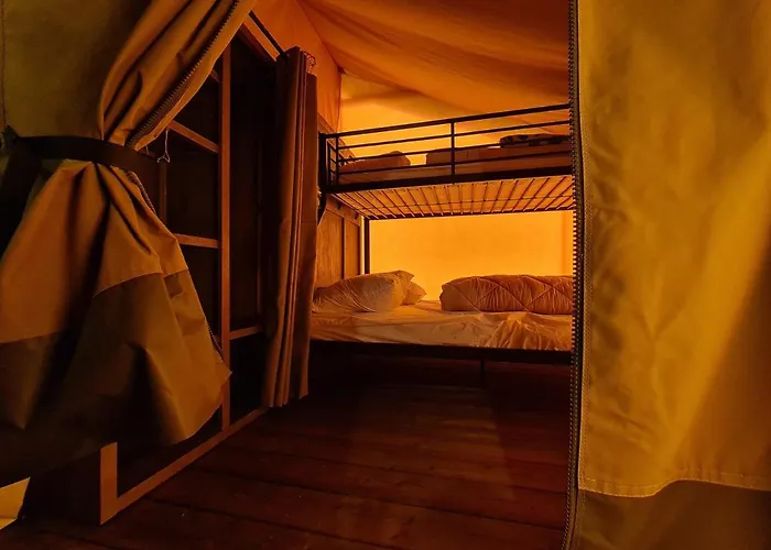 A La Ferme - Hebergements Insolites *