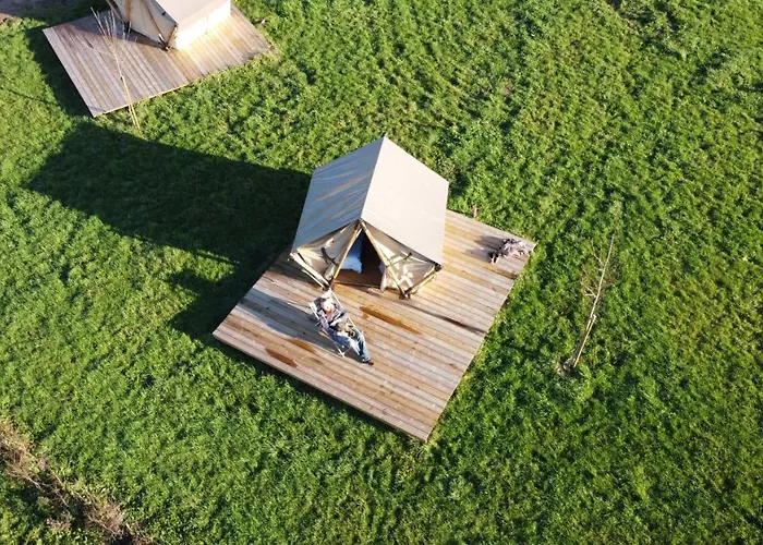 A La Ferme - Hebergements Insolites Kemping Cerisy-la-Forêt