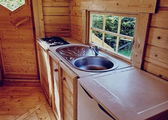 A La Ferme - Hebergements Insolites Kemping Cerisy-la-Forêt